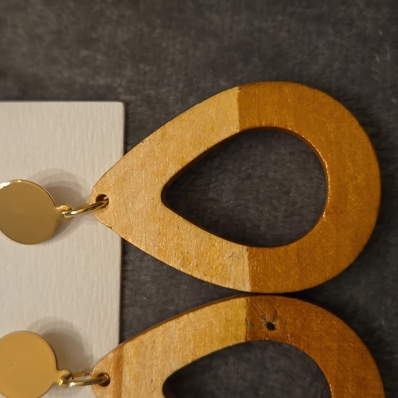 Josslyn Gold and Brown Teardrop Earrings - Picture 3 of 3